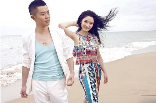 娱乐吃瓜酱凤凰传奇,揭秘凤凰传奇背后的故事与传奇